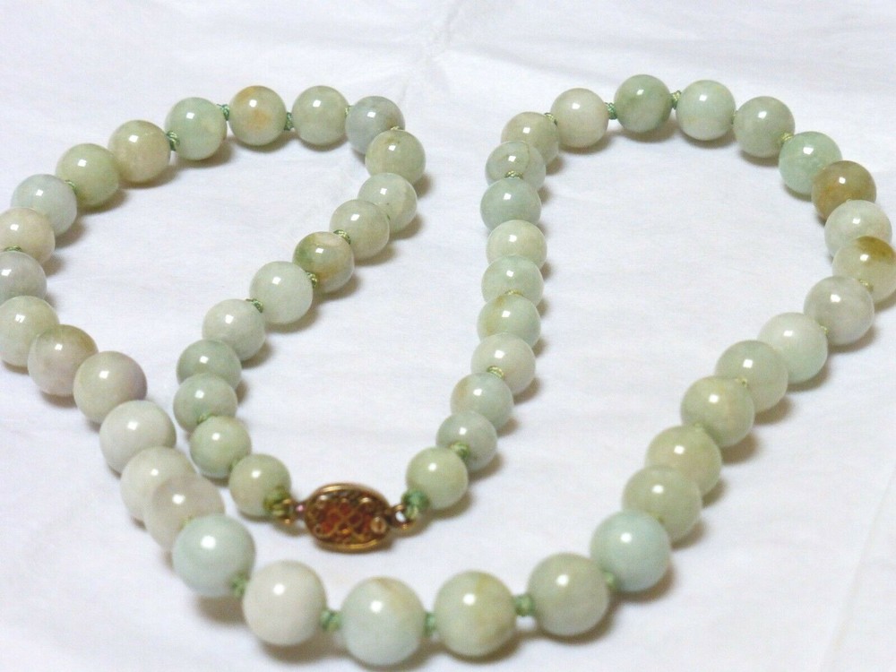 CHINESE VINTAGE NATURAL GREEN JADE 8mm-10mm BEAD NECKLACE, 65 grams