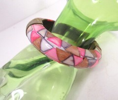 Vintage Horn Inlaid Bone Chunky Bangle Bracelet Hinged Brass pin Pastel Wood 60s
