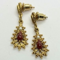 Vtg Etruscan Teardrop Burgundy Seed Pearl Gold Plate Dangle Earrings Post