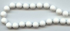 VINTAGE JAPANESE WHITE 10mm. BEADED HAND KNOTTED 96″ ENDLESS NECKLACE Z416