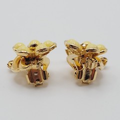 Pale Yellow Thermoset Flower w Orange Rhinestone Gold Tone Clip On Vtg Earrings