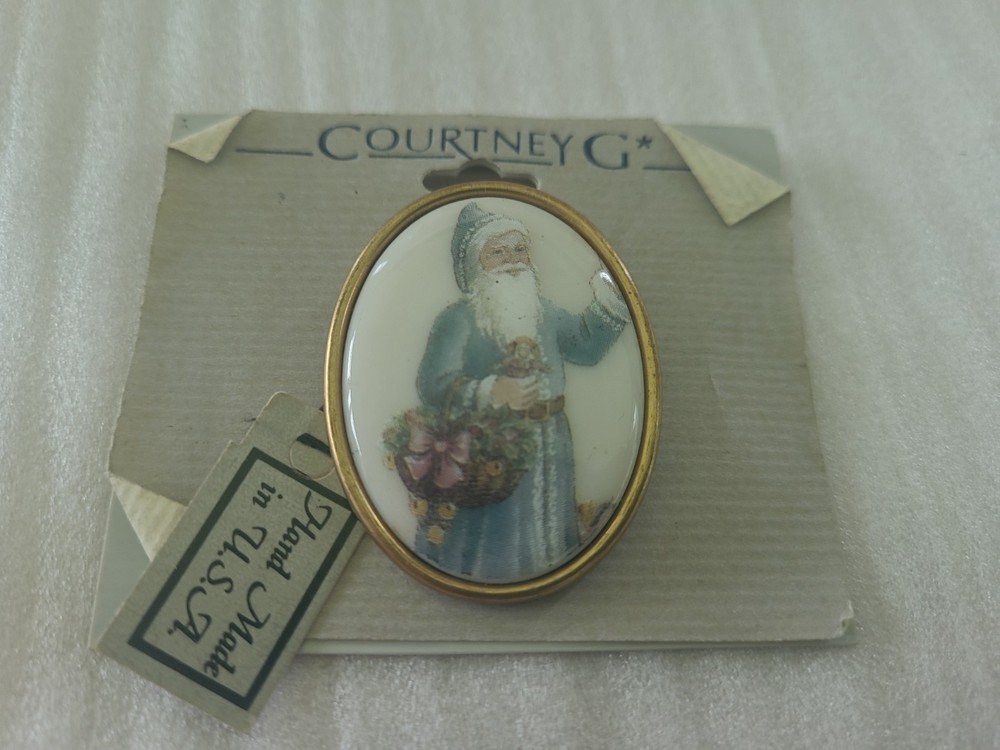 Vintage COURTNEY G Grand Nicholas Santa Christmas Brooch Pin Carded