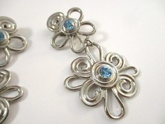 Avon Bracelet & Clip On Earring Set Silver Plated Metal Blue Rhinestones, Signed