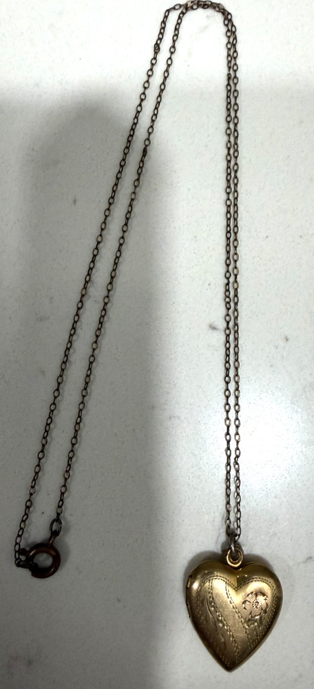 MCM vtg VARGAS 1/20 10K Gold-filled Heart Photo Locket Pendant Chain Necklace