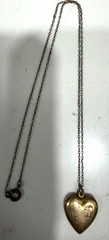 MCM vtg VARGAS 1/20 10K Gold-filled Heart Photo Locket Pendant Chain Necklace