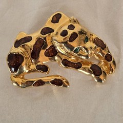 Vintage Gold Tone Leopard Cheetah Pin Brooch Green Eyed Rhinestones