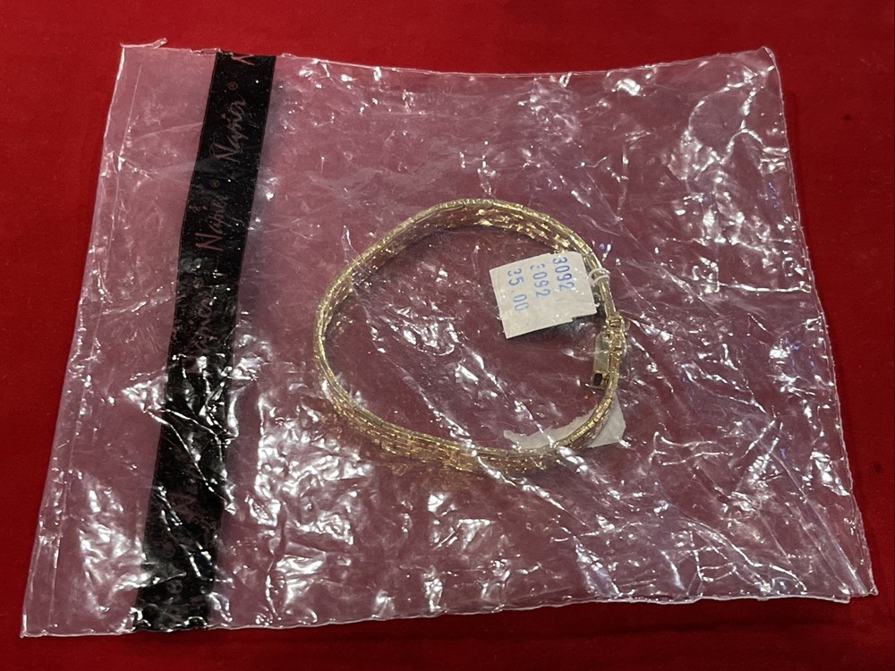 NWT Vintage Napier 1/4” Wide Gold Plated Link Bracelet – Diameter: 2.25” Sealed