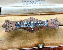 Lovely Antique Victorian rose gold and glass etched bar brooch