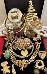 Vintage Estate Costume Jewelry Lot ! TRIFARI , SARAH COV and more!