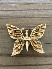FO Fernando Originals Butterfly Brooch Pin Ribbon Enameled Wings Faux Pearl B5