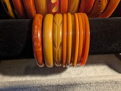 20 Vintage Bakelite Orange Bracelets! Carved – End Of The Day – Awesome Lot!