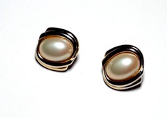 TRIFARI Faux Pearl Gold Tone Swirl Pierced Stud Button Earrings EUC