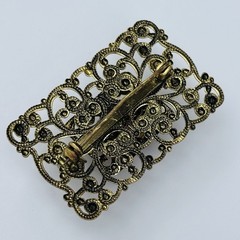 Vintage Brooch Red Glass Stones Filigree Openwork Goldtone 1-7/8″ x 1-1/8′