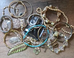 Mostly Vintage Jewlery Lot Some Signed All Wearable Brooches Necklaces Etc