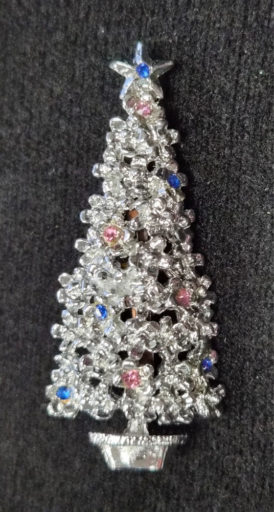 Vintage Silver Tone – Pink & Blue Rhinestone Christmas Tree Pin / Brooch