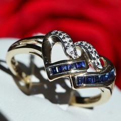 10k y/gold size 7 ring 0.18ct natural treated sapphire diamond heart 1.95g N2536
