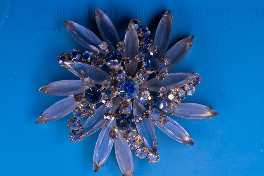 Starburst Brooch Pin Gold Tone 2.5″ Diameter Blue Navette Rhinestone Vintage