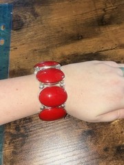 Antique red oval plastic stone silver tone metal flex stretchy bracelet 7″