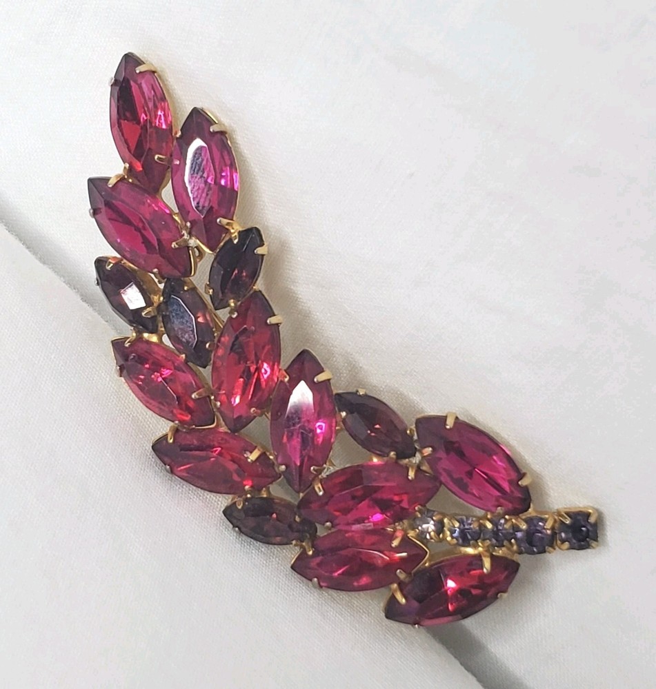 Vtg Leaf Brooch Pin Pink Purple Rhinestones Gold Tone Prong Set Faceted Stones