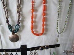 9# Vintage-Now 203pc Costume Jewelry Necklace Earrings Pins Bracelets Lot (Bb14