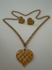 Lady Remington Heart w Rhinestones Necklace & Pierced Earrings Gold Tone Set IOB