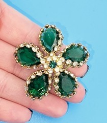 VTG JULIANA (D&E) GREEN & CLEAR CAGED RHINESTONE BROOCH AND EARRING SET