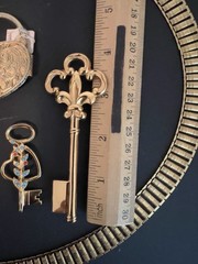 VTG NWT CORO BOOKCHAIN LOCK & KEY BELT + 2 KEY BROOCHES, 1 STERLING BOOK PIECE!