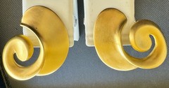 RUNWAY Statement 1980s Asymmetry Gold Plated Huge Clip Earrings 80’s Swirl