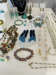 Jewelry addicts! Vintage Estate Costume AVON MONET 925 SOUTHWESTERN 89pc Lot