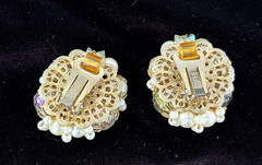 VTG Signed HOBÉ Gold Tn Fancy Clear AB Faux Pearls BEADED CLUSTER Clip Earrings