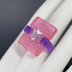 Modernist Lucite Ring Pink Purple Glitter Rhinestone Sz 7.75 Chunky Post Modern