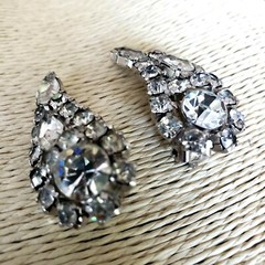La Roco LaRoco Clear Rhinestone Clip Icy Earrings Paisley Teardrop Signed VTG
