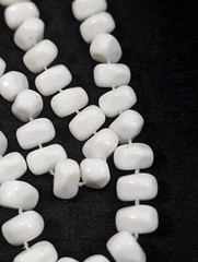 Vintage White Lucite Nugget Beaded Statement Neckalce Mod 26 in Rockabilly