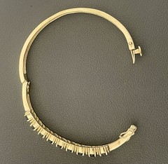 14k Yellow Gold 5.4CTW Sapphire and 0.60CTW Diamond Bangle Bracelet (F263)