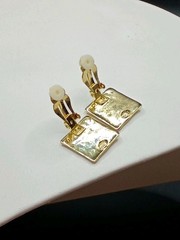 Vintage Thick Gold Plated Clip-Ons Earrings Mother Of Pearl Inlay Square 3/4″