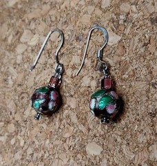 Vtg Plum Silvertone Wire Enamel Flower W/ Leaves Bead Hook Earrings Hangs 1.5 In