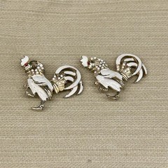 Lot of 9 Assorted Vintage Brooches