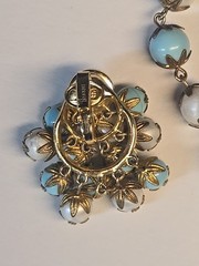 Vintage Crown Trifari 1950s Blue White Lucite Bead Necklace & Earrings Set Gold