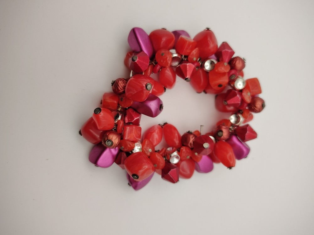 Vintage Costume Jewelry Red Pink Silver Rose Tinted Beaded Stretch Bracelet