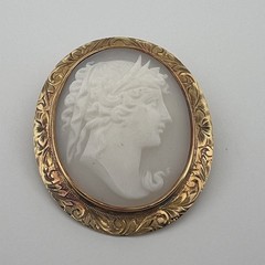 Vintage Hand-Carved Shell Cameo Brooch Pendant 14K Yellow Gold Estate