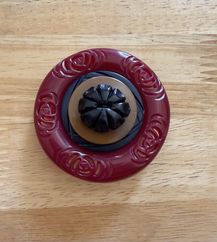 1930s-40s Cherry Juice & Black Bakelite Carved & Layered Flower Pin Brooch