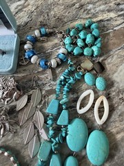 Vintage Jewelry Lot Over 1 Ibs Signed Unsigned Brand Unbrand Estate