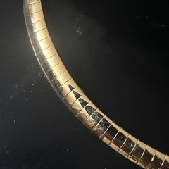Beautiful Joan Rivers omega Gold Tone collar Necklace