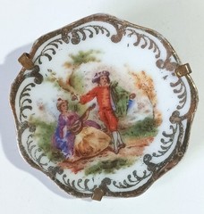 Vtg Limoges France Painted Porcelain Mini-Plate Brooch 1.75″ w/ Trombone Clasp