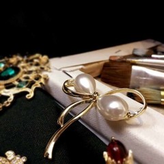 Exquisite Retro Pearl Brooch Pin Badge Brooches Jewelry For Women Accessories
