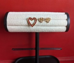 Set Of 2 AVON Dainty HEART Stud Post EARRINGS White RED Rhinestones PIN Brooch