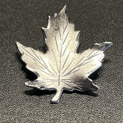 sterling silver maple leaf brooch-1.25×1.5 in