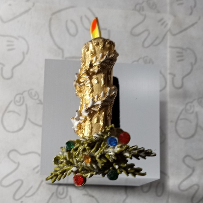 Mode-ART Candle Christmas Holiday Pin Brooch Gold Tone Signed Vintage Rhinestone
