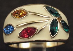 VTG 1980s 18KT HGE CREAM ENAMEL MULTI STONE Dome Cocktail RING Size 10 SIGNED