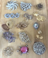 Vintage Brooch Jewelry Lot Estate Flowers Cats Turtle Rhinestones Sparkles #1